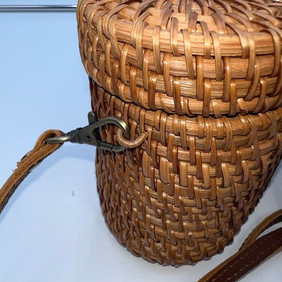 Vintage Handmade Wicker Basket and Leather Crossbody Bag - Picture 4 of 16